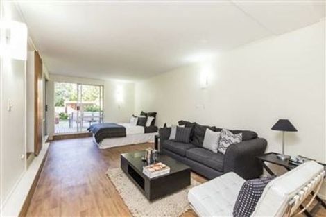 Photo of property in 22 Korotaha Terrace, Rothesay Bay, Auckland, 0630