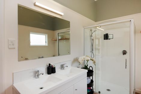 Photo of property in 24 Oxford Street, Hokowhitu, Palmerston North, 4410