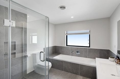 Photo of property in 26 Papa Orchard Drive, Kumeu, 0810