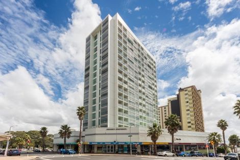 Photo of property in Proximity Apartments, 402/17 Osterley Way, Manukau, Auckland, 2104