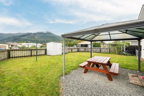 Photo of property in 121 Fairfax Street, Murchison, 7007