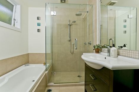 Photo of property in 2/8a Harley Road, Hauraki, Auckland, 0622