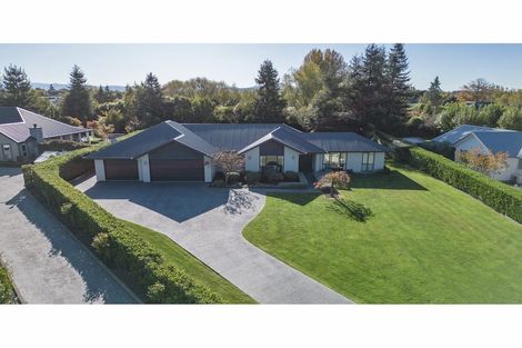Photo of property in 86 Oakgrove Drive, Rangiora, 7400