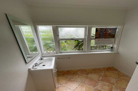 Photo of property in 155 Glenfield Road, Hillcrest, Auckland, 0626