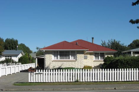 Photo of property in 208 Talbot Street, Geraldine, 7930
