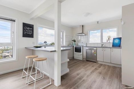 Photo of property in 23 Chivalry Road, Glenfield, Auckland, 0629