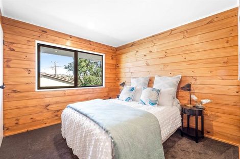 Photo of property in 1/80 Browns Bay Road, Rothesay Bay, Auckland, 0630