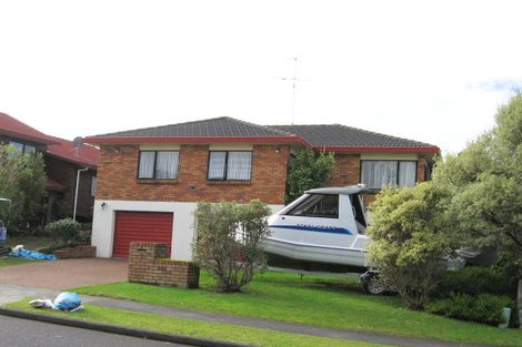 Photo of property in 3 Spears Place, Botany Downs, Auckland, 2010