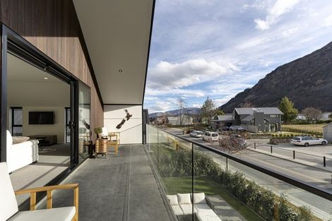 Photo of property in 30 Flynn Lane, Arrowtown, 9302