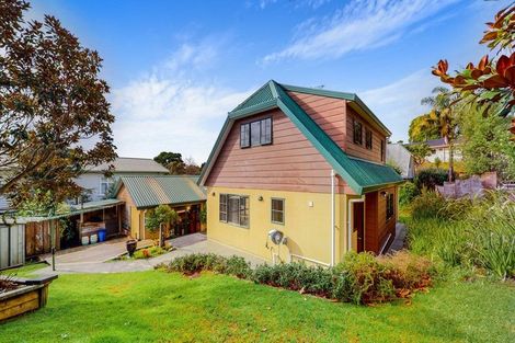 Photo of property in 31 De Val Drive, Titirangi, Auckland, 0604