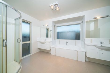 Photo of property in 3 Cyclamen Place, Aidanfield, Christchurch, 8025