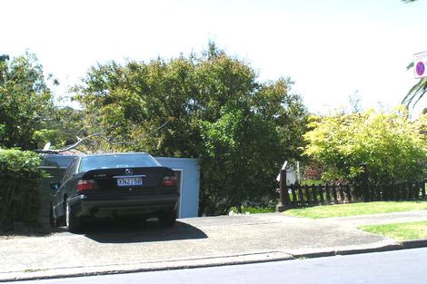 Photo of property in 15 Lake Road, Northcote, Auckland, 0627