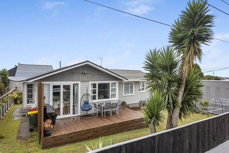 Photo of property in 408a Carrington Street, Upper Vogeltown, New Plymouth, 4310