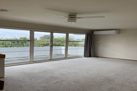 Photo of property in 36 Graham Avenue, Te Atatu Peninsula, Auckland, 0610