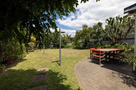 Photo of property in 32 Karewa Parade, Papamoa Beach, Papamoa, 3118