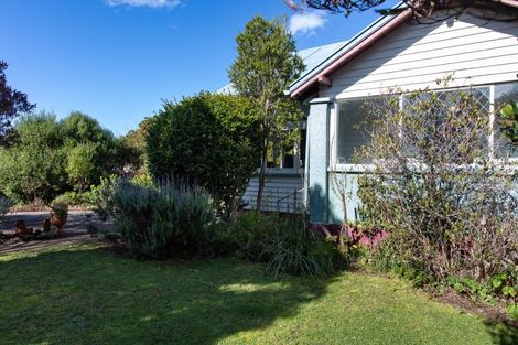 Photo of property in 6 Waterloo Street, Dannevirke, 4930