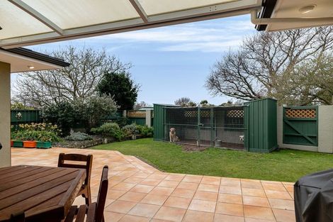 Photo of property in 23 Chilton Grove, Hokowhitu, Palmerston North, 4410