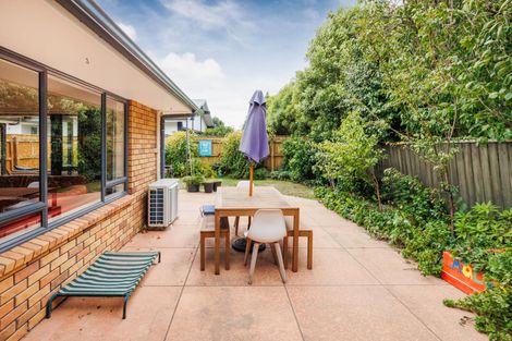 Photo of property in 5 Pastoral Lane, Hokowhitu, Palmerston North, 4410