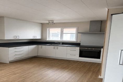 Photo of property in 3 Milnebank Street, Upper Riccarton, Christchurch, 8041