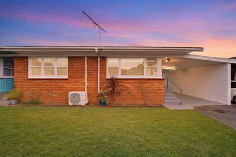 Photo of property in 2/62 Great South Road, Papatoetoe, Auckland, 2025
