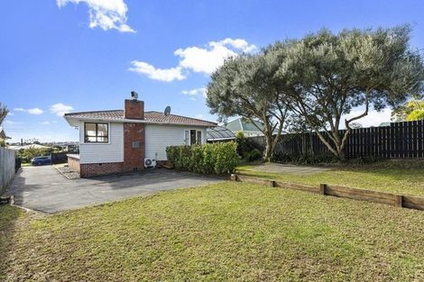 Photo of property in 5 Keats Place, Blockhouse Bay, Auckland, 0600