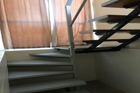 Photo of property in 1/46 John Dee Crescent, Red Beach, 0932