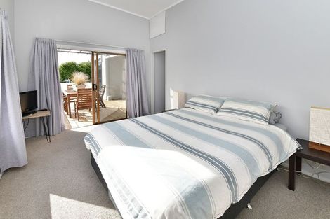 Photo of property in 956 Whangaparaoa Road, Manly, Whangaparaoa, 0930