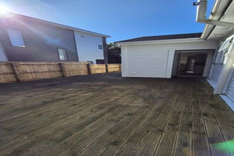 Photo of property in 22 Hampton Hill Road, Tawa, Wellington, 5028