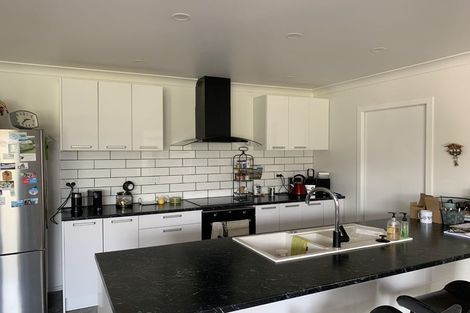 Photo of property in 21b Chestnut Close, Kelvin Grove, Palmerston North, 4414