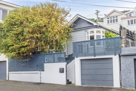 Photo of property in 26 Hawker Street, Mount Victoria, Wellington, 6011