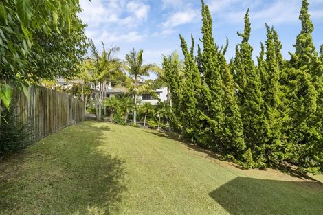 Photo of property in 2/70b Matipo Road, Mairangi Bay, Auckland, 0630
