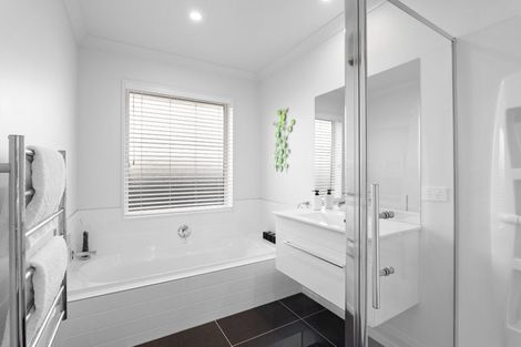 Photo of property in 9 Polish Settlers Place, Marshland, Christchurch, 8083