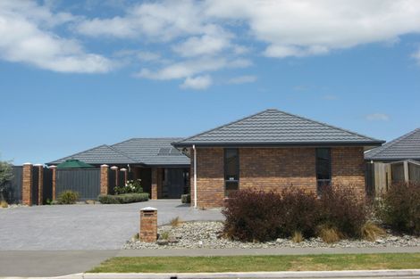 Photo of property in 17 Linkwater Way, Parklands, Christchurch, 8083