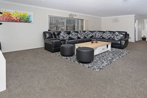Photo of property in 16a Cedar Heights Avenue, Massey, Auckland, 0614
