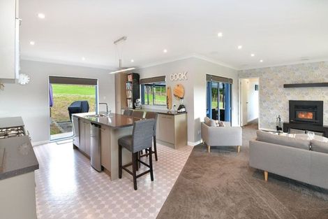 Photo of property in 141 Mangakura Road, Helensville, 0875