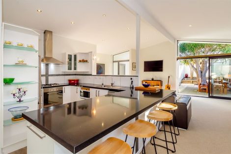 Photo of property in 109 Seaview Road, Paraparaumu Beach, Paraparaumu, 5032