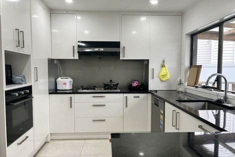Photo of property in 40 Tudor Road, Henderson, Auckland, 0610