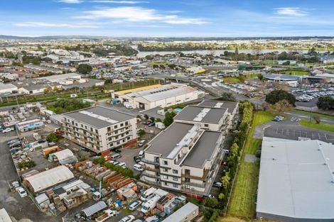 Photo of property in 62/68 Mountain Road, Mount Wellington, Auckland, 1072