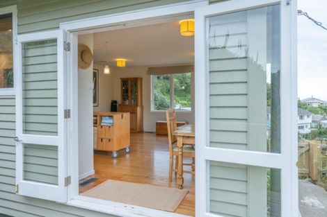 Photo of property in 99 Houghton Bay Road, Houghton Bay, Wellington, 6023