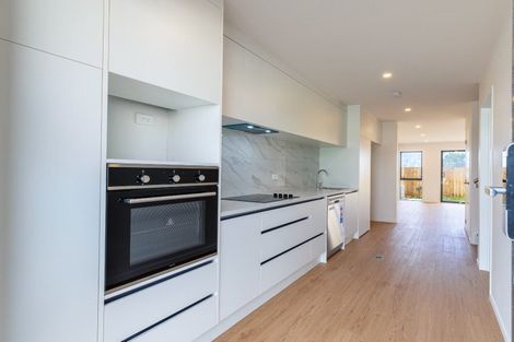 Photo of property in 2/49 Sunnyside Road, Sunnyvale, Auckland, 0612