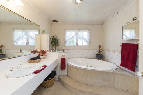 Photo of property in 54 Waterloo Crescent, Hokowhitu, Palmerston North, 4410