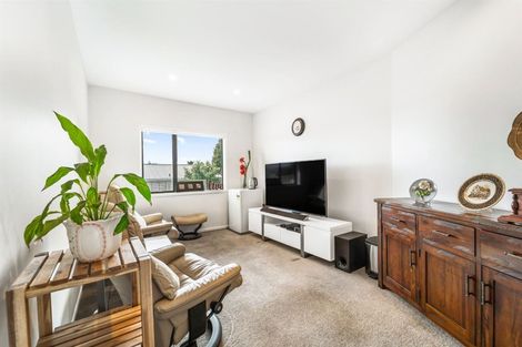 Photo of property in 66a Tiri Road, Manly, Whangaparaoa, 0930