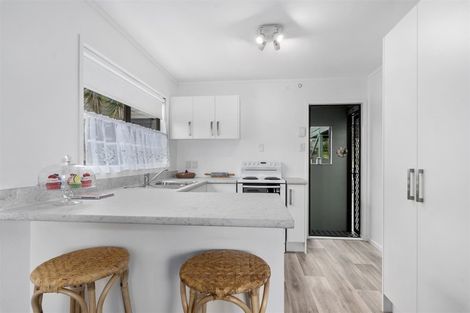 Photo of property in 1/67 Browns Bay Road, Browns Bay, Auckland, 0630