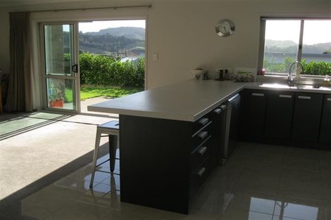 Photo of property in 14 Fendalton Place, Hatfields Beach, Orewa, 0931