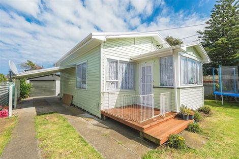 Photo of property in 143 Cornfoot Street, Castlecliff, Whanganui, 4501