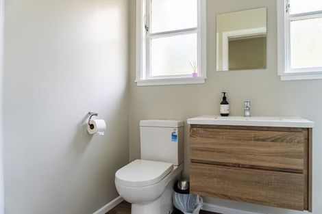 Photo of property in 94 Nicholson Road, Khandallah, Wellington, 6035