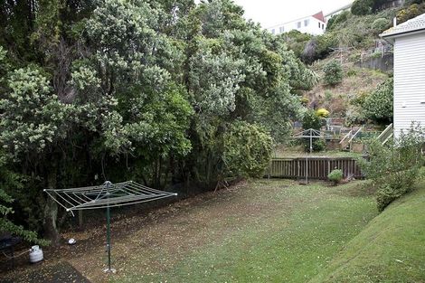 Photo of property in 2/12 Halifax Street, Kingston, Wellington, 6021