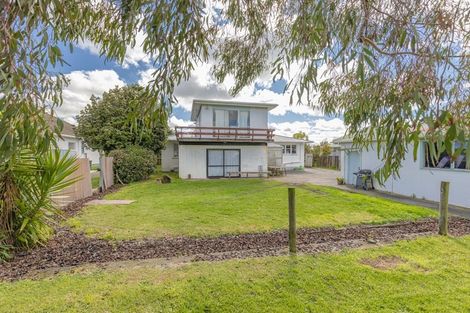 Photo of property in 215 Puriri Street, Castlecliff, Whanganui, 4501