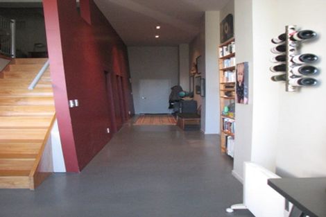 Photo of property in Stadium Garden Flats, 104/107 Thorndon Quay, Pipitea, Wellington, 6011