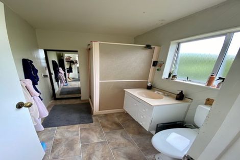 Photo of property in 2/5 Nigel Road, Browns Bay, Auckland, 0630